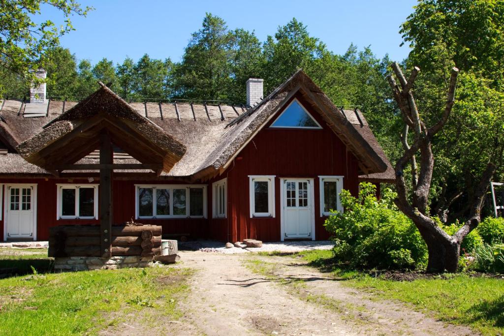 Laugu turismitalu